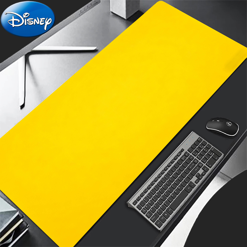 Desk Setup Red - لوحة ماوس للألعاب بتصميم أنمي باللون