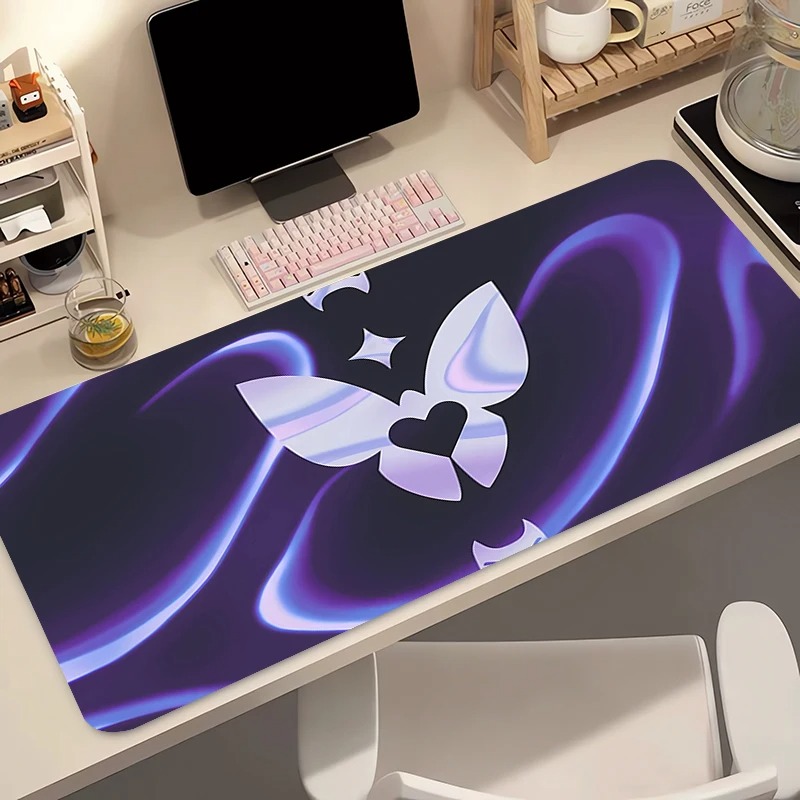 لوحة ماوس للألعاب بتصميم أنمي  - مراجعة Desk Setup Accessories وسعره