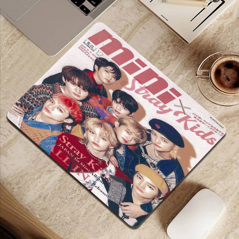 Kpop S-Stray K-Kids DIY Cartoo - مراجعة Desk Setup Kpop وسعره